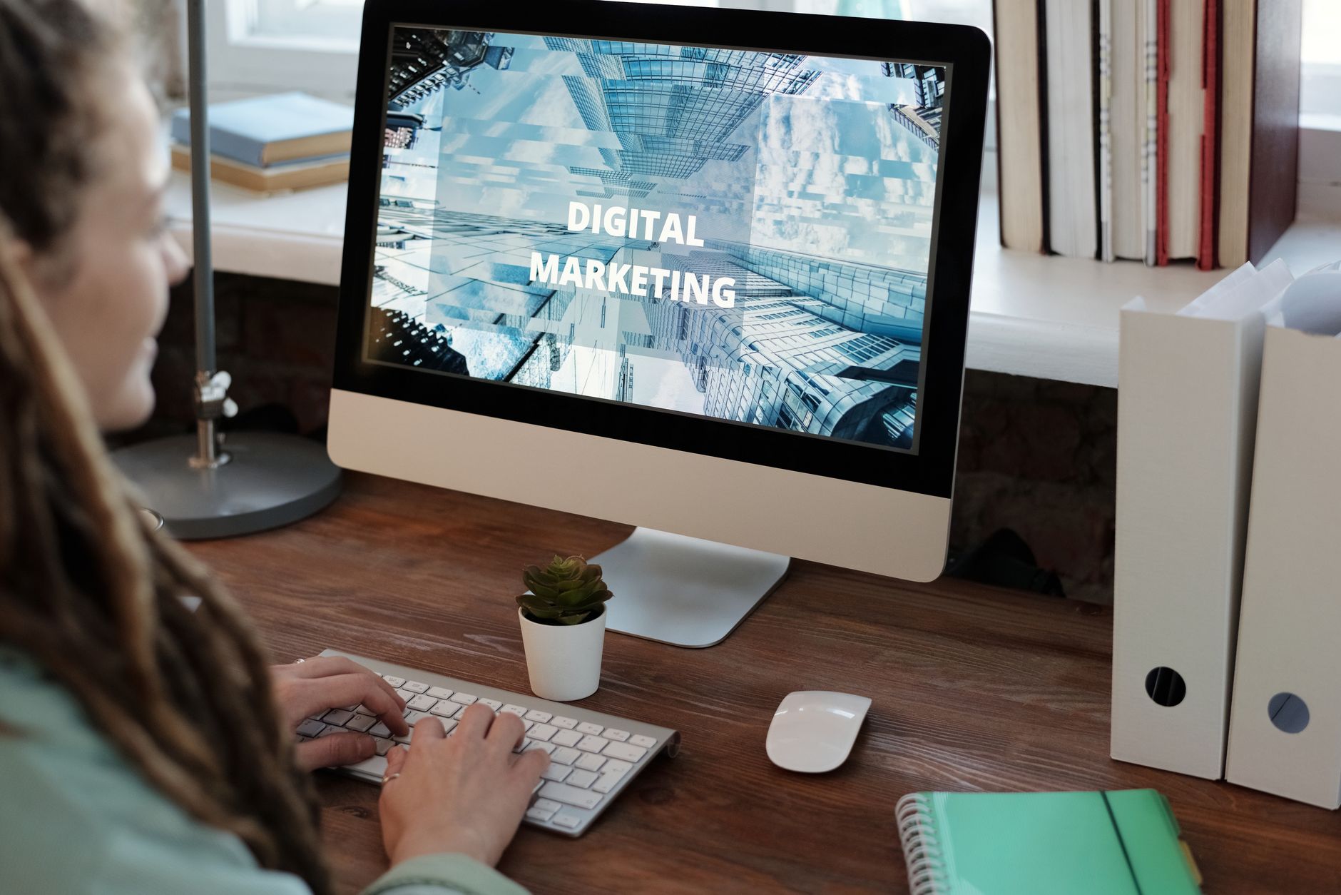 Marketing Digital Parece Complicado? Descubra a Magia da Automação com IA!